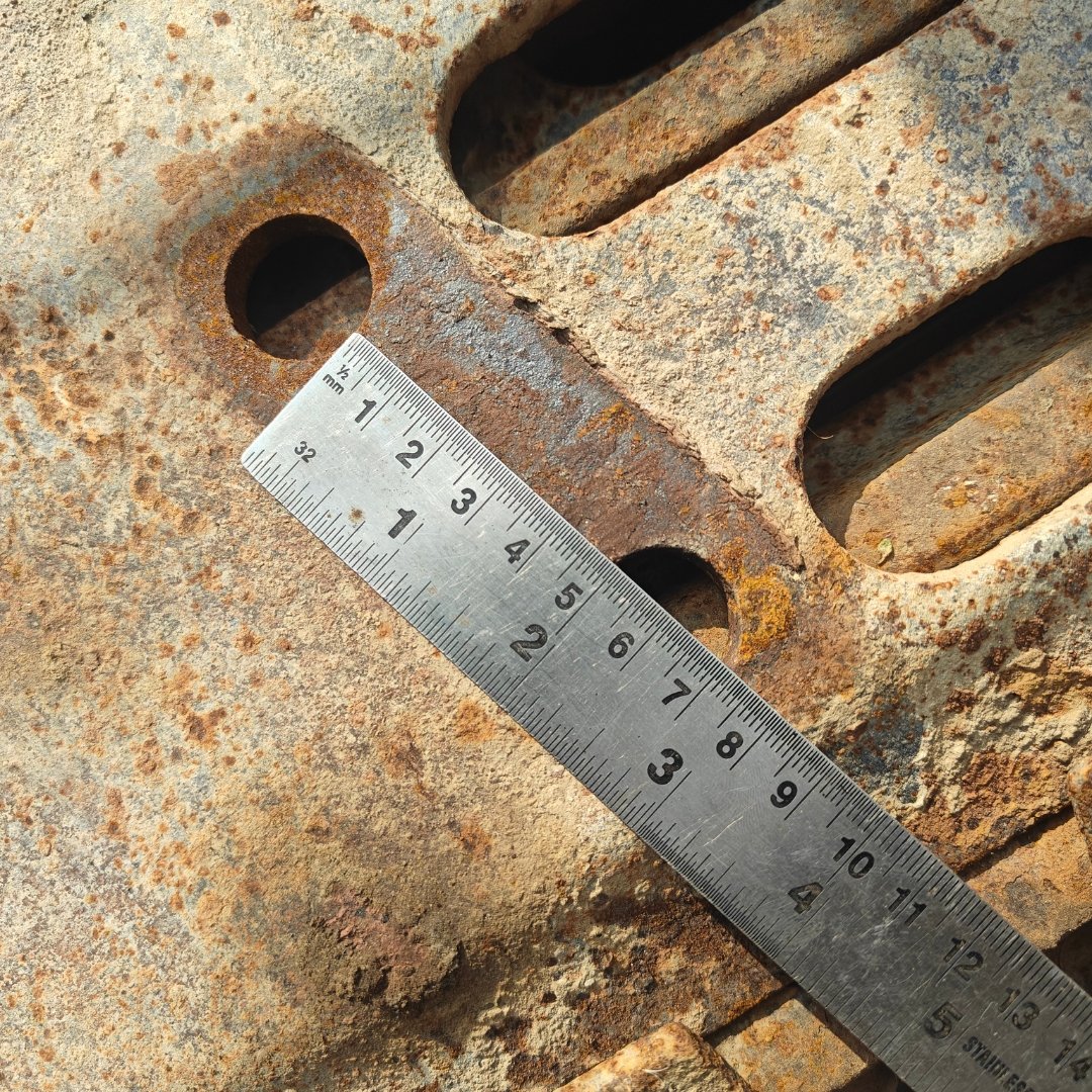 Used Track Shoe / Chain plates