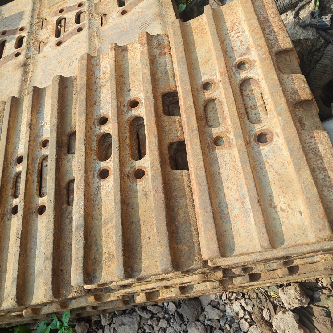 Used Track Shoe / Chain plates