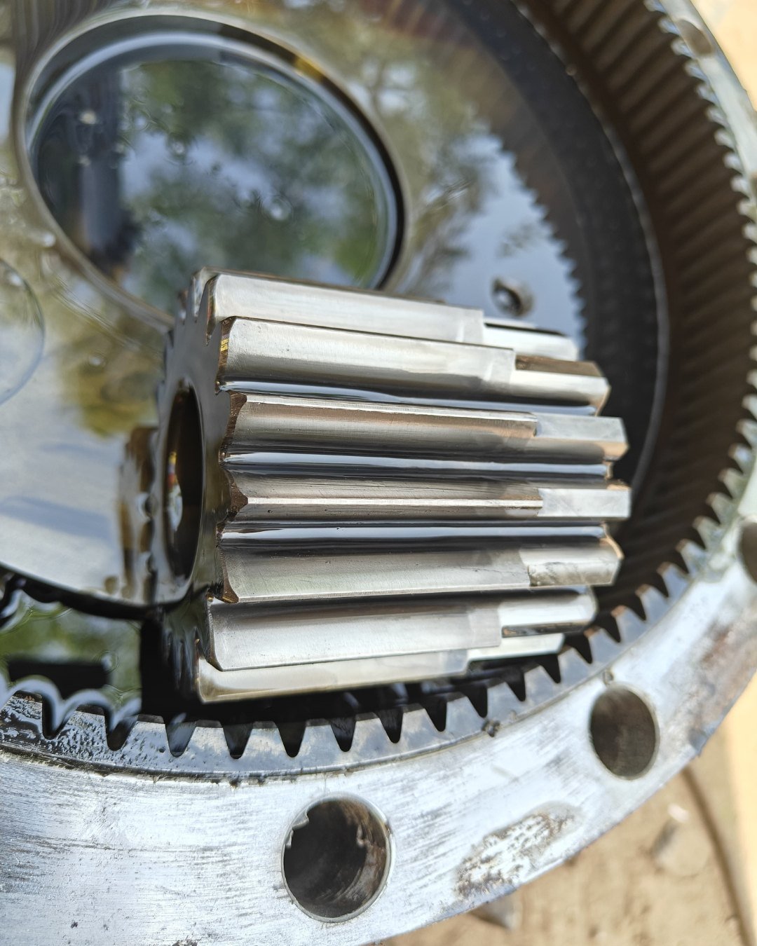 CAT 320 Final Drive/Track motor